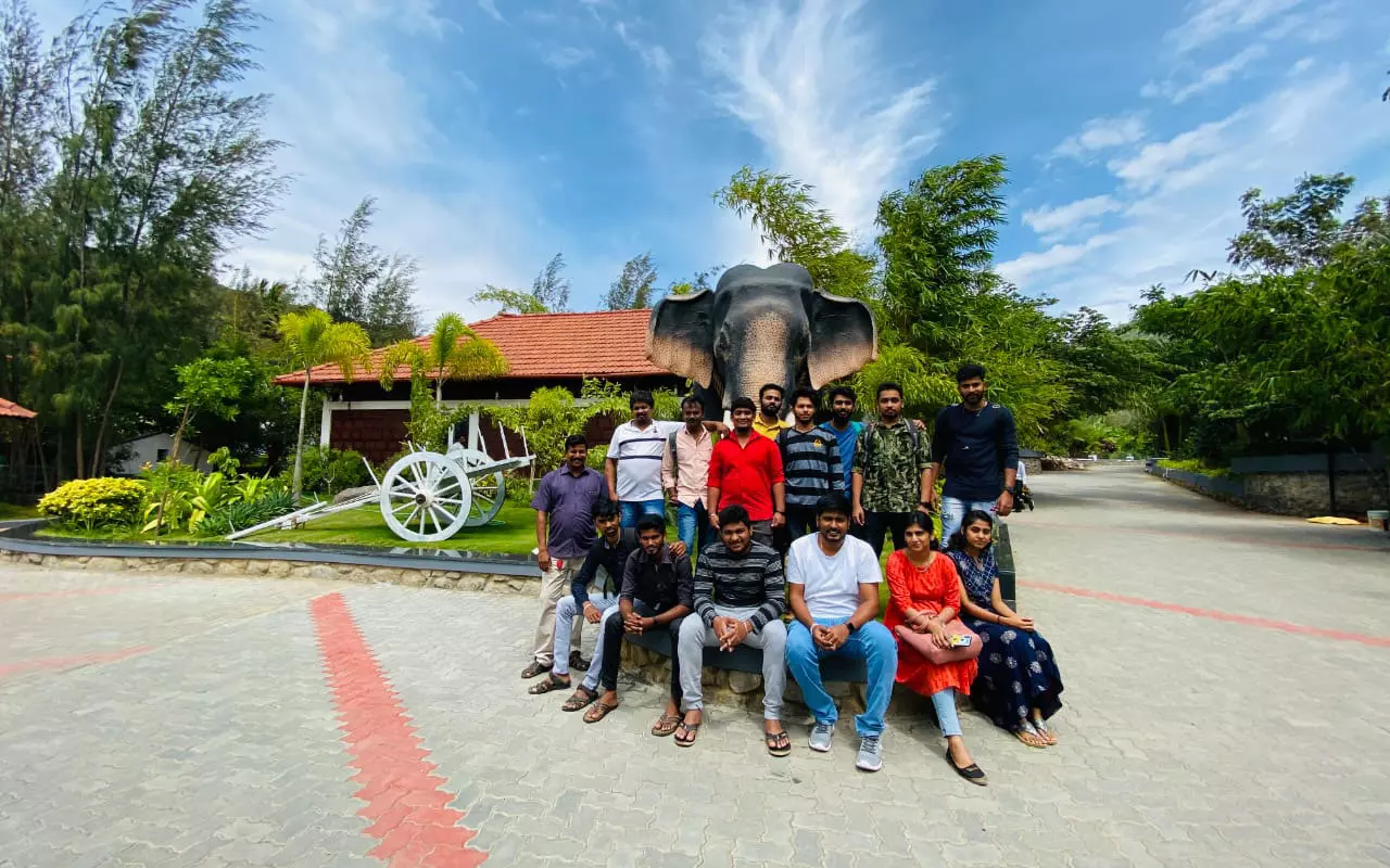 Dayout and picnic Group Photo