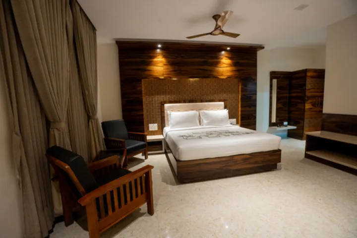 Family Luxury Cottages image